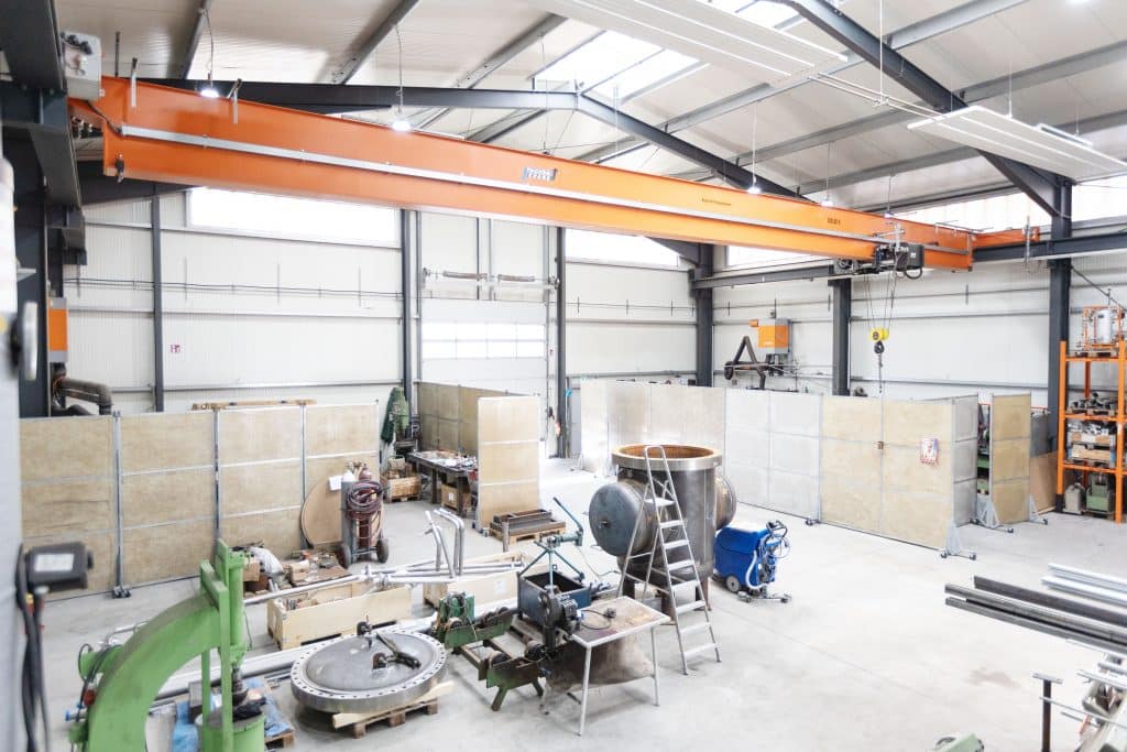 Industriefabrik Schneider GmbH, Anlagenbau, Filterbau, Armaturentechnik, Werkhalle, individuelle Anfertigung von Filteranlagen, Siebkorbfilter, Armaturentechnik, Industrieisolierung, Wärmedämmung, Anfahrfilter Schmutzsiebe, Industriefilter und viele weitere Produkte